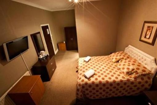фото отеля Newham Hotel