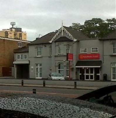 фото отеля Newham Hotel