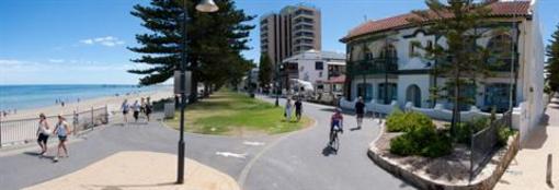 фото отеля Seawall Apartments Adelaide