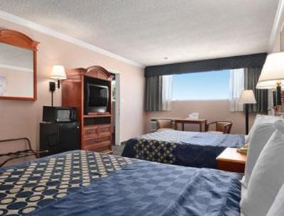 фото отеля Days Inn Airport Center Los Angeles