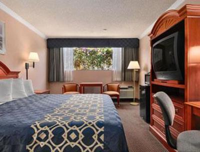 фото отеля Days Inn Airport Center Los Angeles
