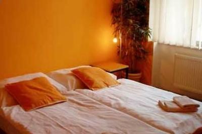 фото отеля Oasis City Apartments
