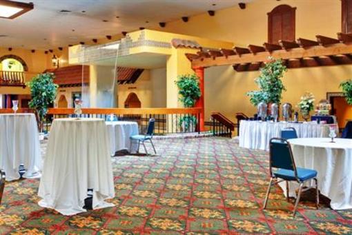 фото отеля Holiday Inn and Suites Tucson Airport North