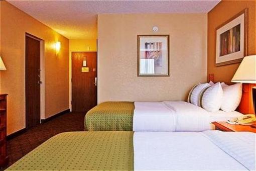 фото отеля Holiday Inn and Suites Tucson Airport North