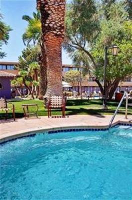 фото отеля Holiday Inn and Suites Tucson Airport North
