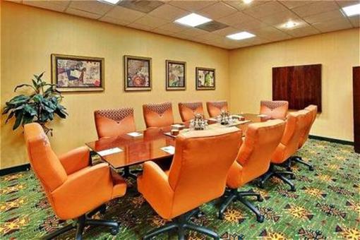 фото отеля Holiday Inn and Suites Tucson Airport North