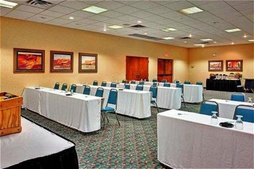 фото отеля Holiday Inn and Suites Tucson Airport North