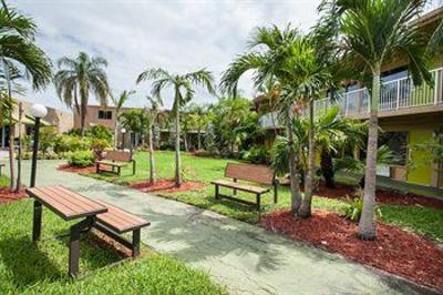 фото отеля Rodeway Inn & Suites Airport/Cruise Port