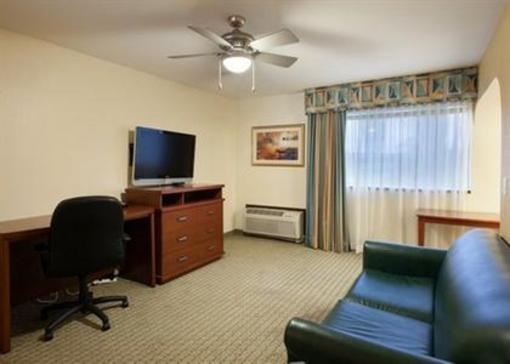 фото отеля Rodeway Inn & Suites Airport/Cruise Port