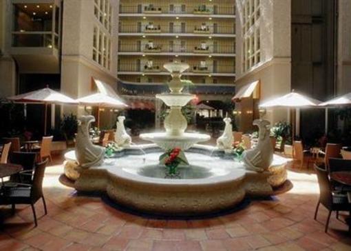 фото отеля Embassy Suites Hotel Dallas-Market Center