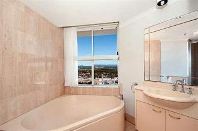 фото отеля Burleigh Surf Apartments
