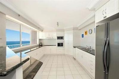 фото отеля Burleigh Surf Apartments