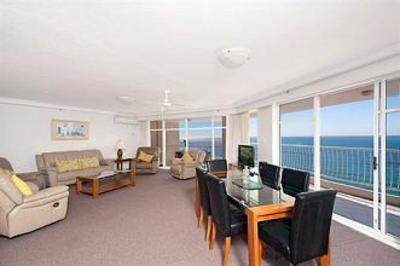 фото отеля Burleigh Surf Apartments
