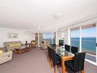 фото отеля Burleigh Surf Apartments