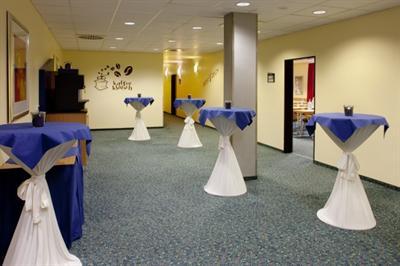 фото отеля Holiday Inn Express Frankfurt-Airport