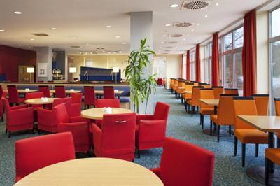 фото отеля Holiday Inn Express Frankfurt-Airport