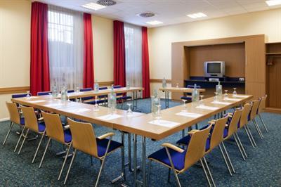 фото отеля Holiday Inn Express Frankfurt-Airport