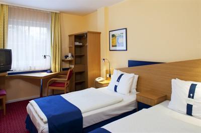 фото отеля Holiday Inn Express Frankfurt-Airport