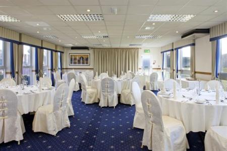 фото отеля Holiday Inn Garforth Leeds