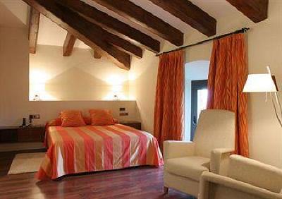 фото отеля Castell De l'Oliver Hotel Sant Vicenc de Montalt