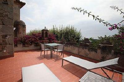 фото отеля Castell De l'Oliver Hotel Sant Vicenc de Montalt
