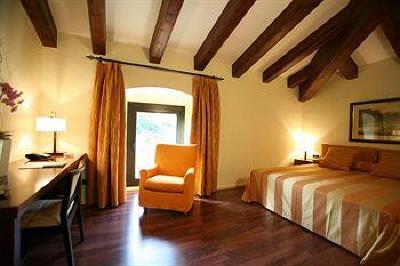фото отеля Castell De l'Oliver Hotel Sant Vicenc de Montalt