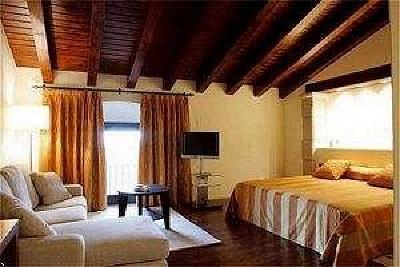фото отеля Castell De l'Oliver Hotel Sant Vicenc de Montalt