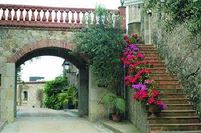 фото отеля Castell De l'Oliver Hotel Sant Vicenc de Montalt