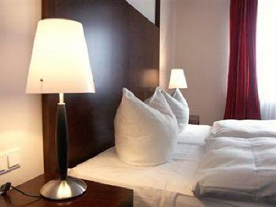 фото отеля BEST WESTERN Hotel Goldenes Rad