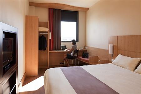 фото отеля Ibis Barcelona Mataro