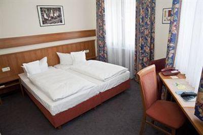 фото отеля Hotel Doria Dusseldorf