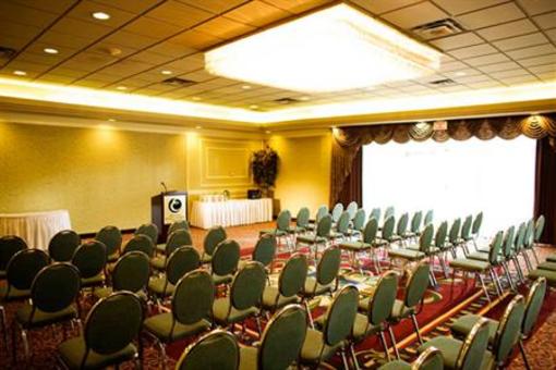 фото отеля Executive Hotel Burnaby