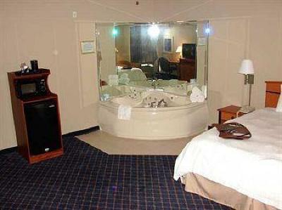 фото отеля Hampton Inn Hutchinson