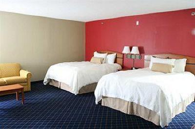 фото отеля Hampton Inn Hutchinson