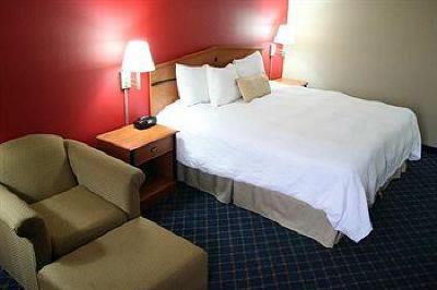 фото отеля Hampton Inn Hutchinson