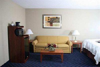 фото отеля Hampton Inn Hutchinson