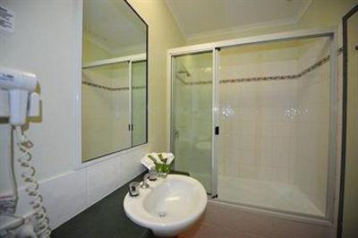 фото отеля Coral Tree Inn Cairns
