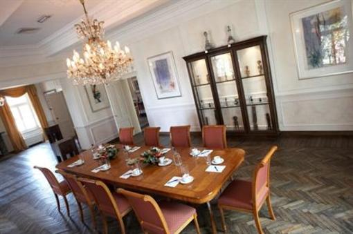 фото отеля Sandton Chateau De Raay
