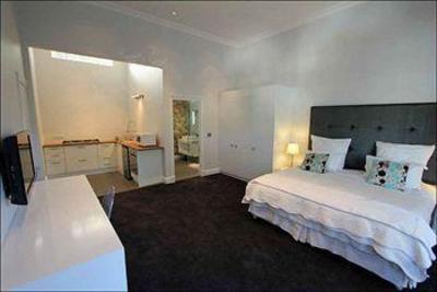 фото отеля Flower Street Villa Guest House Cape Town
