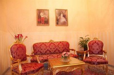 фото отеля Opera Suites