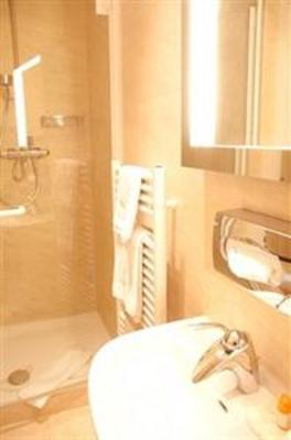фото отеля Opera Suites