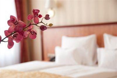 фото отеля Opera Suites
