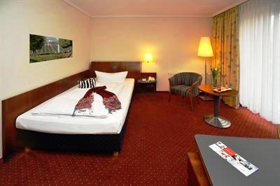 фото отеля Seminaris Seehotel Potsdam