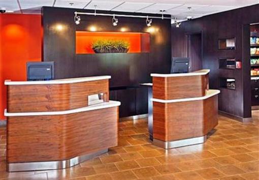 фото отеля Courtyard by Marriott Greensboro