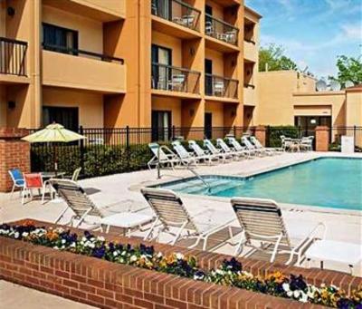 фото отеля Courtyard by Marriott Greensboro
