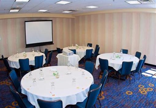 фото отеля Courtyard by Marriott Moorhead