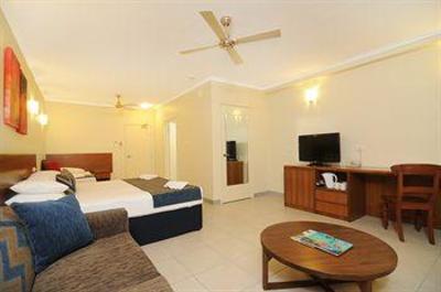 фото отеля Cairns Queenslander Apartments