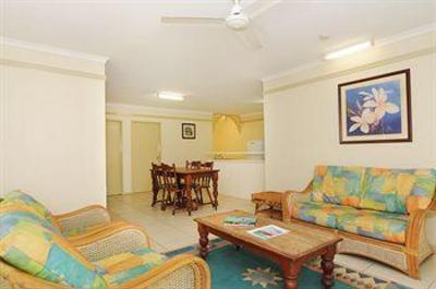 фото отеля Cairns Queenslander Apartments