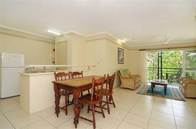 фото отеля Cairns Queenslander Apartments