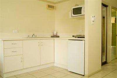 фото отеля Cairns Queenslander Apartments